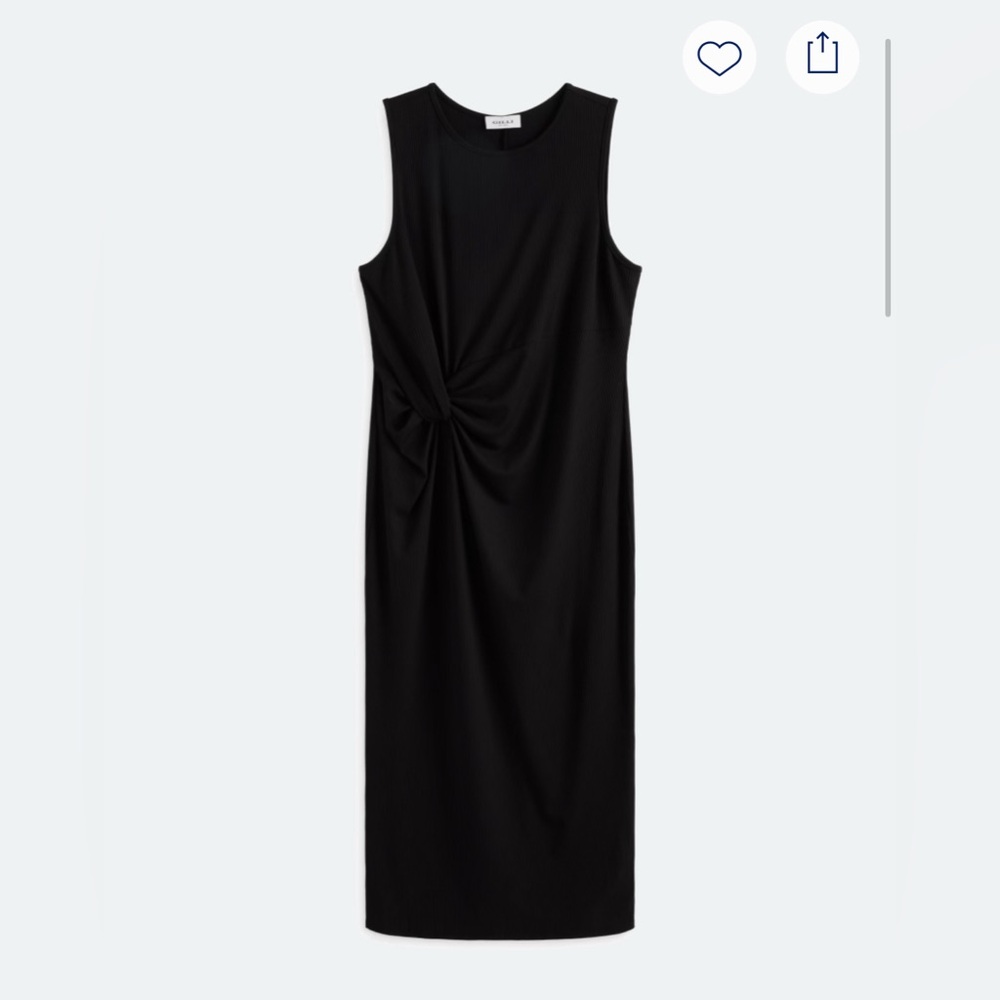 Cute black maxi style dress! Perfect for work or a night out.